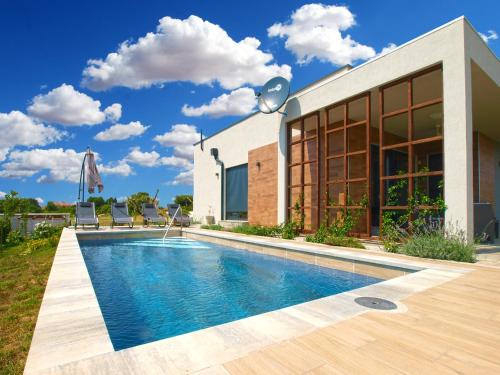 Villa Monteci 2052 — 4-Star Luxury Hotel in Galizana, Croatia
