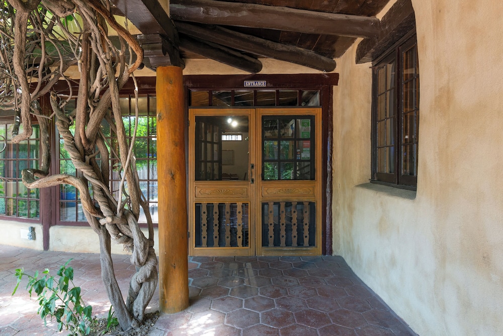 Inn on La Loma Plaza - photo 2