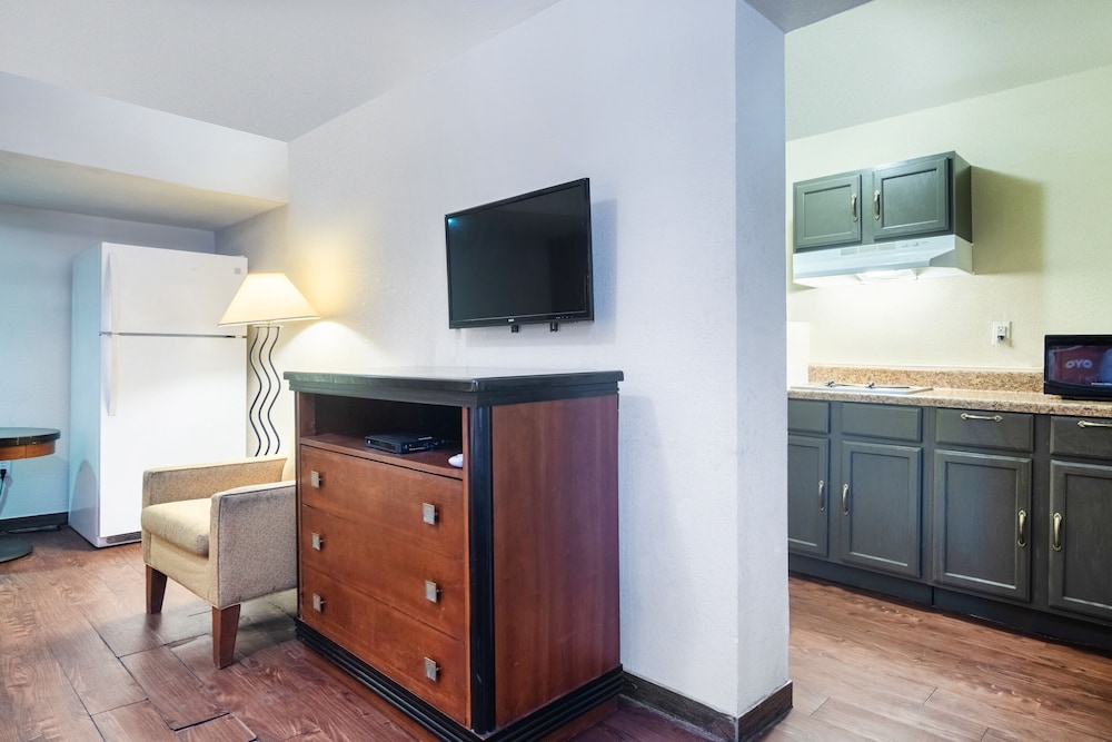 Deluxe Inn Blytheville - photo 18