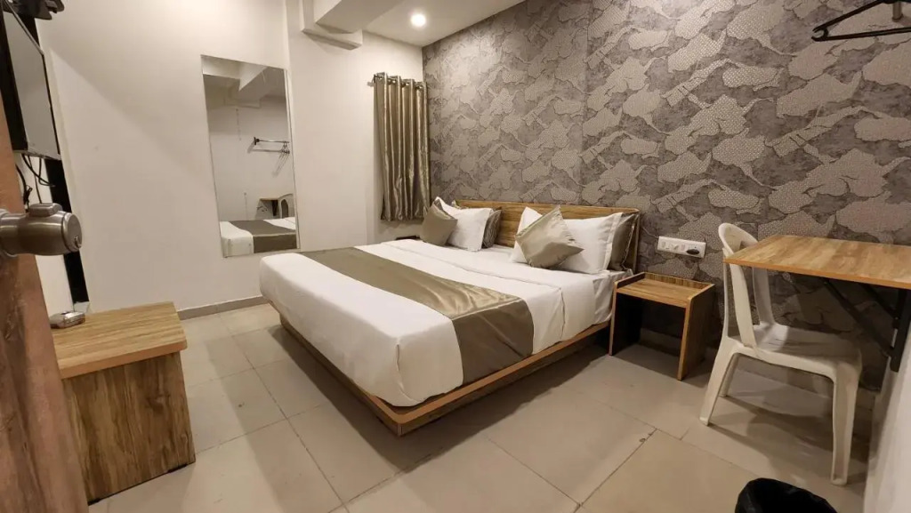 Hotel Nova Shine — Rajkot — photo 2