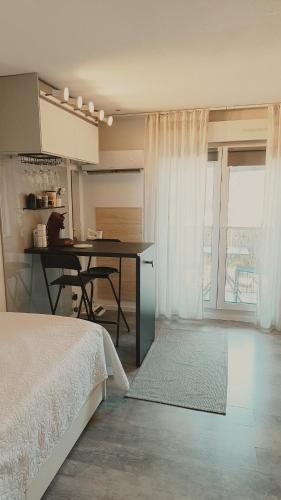 Manhattan Studio Climatise Balcon Ensoleille Parking Proche Montpellier — hotel in Grabels