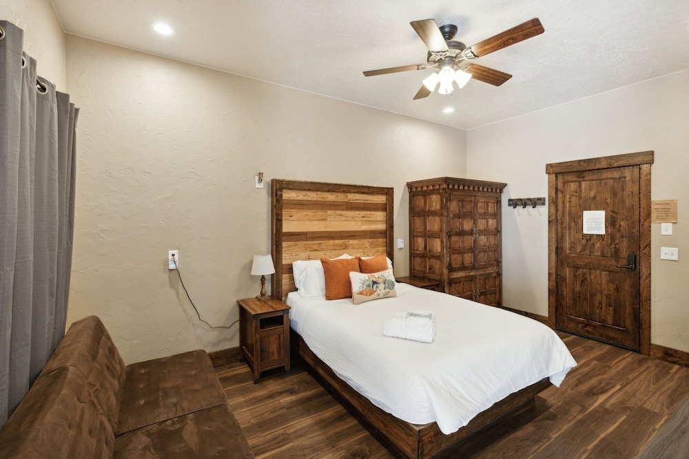 Zion Cliff Lodge - photo 39