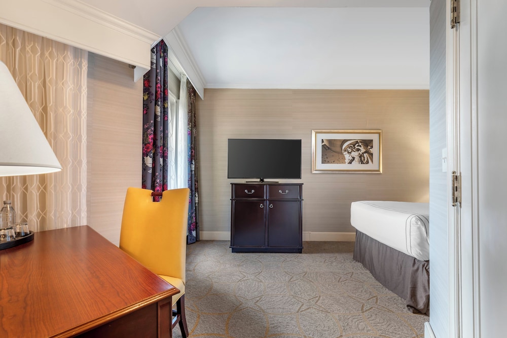 Omni Shoreham Hotel - photo 33