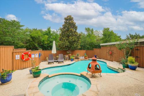 Luxurious Home w Cinema Room & Private Pool — 4-Star Luxury Hotel in Mesquite, United States