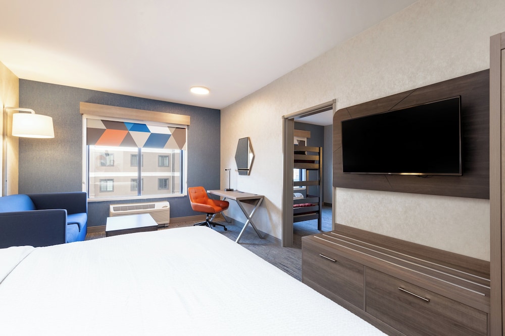 Holiday Inn Express Hotel & Suites Missoula by IHG - photo 9