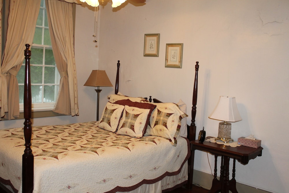 Old Castillo Bed and Breakfast - photo 2