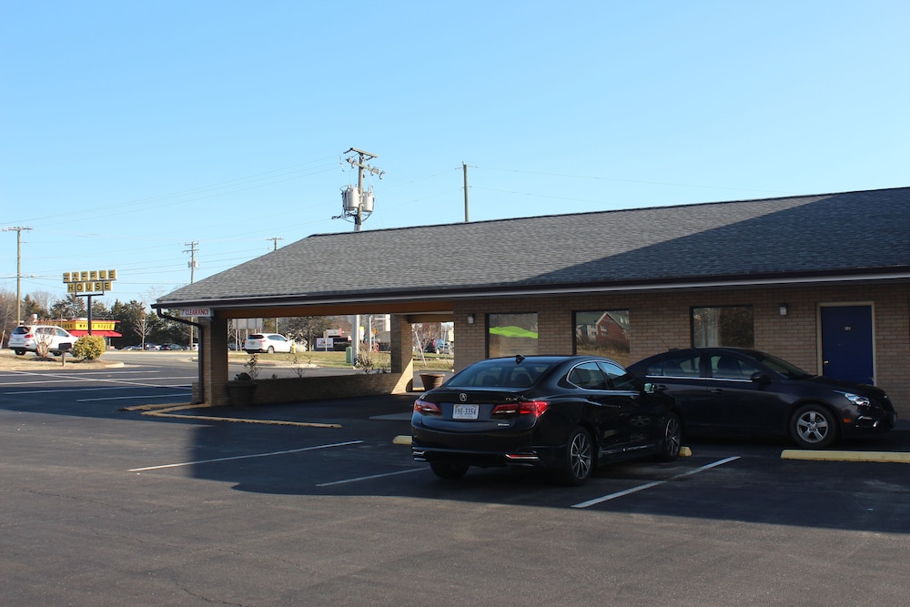 Americas Best Value Inn Fredericksburg N - photo 42