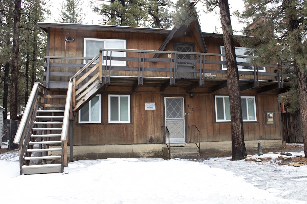 Bearly Rustic — Big Bear City — photo 2