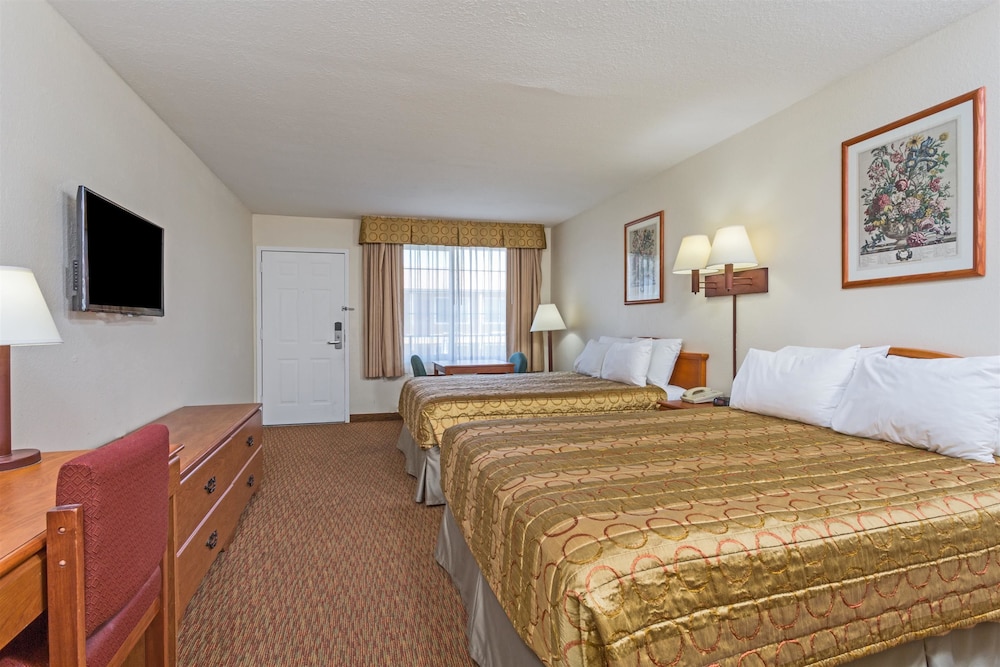 Motel 6 San Diego CA Southbay - photo 8