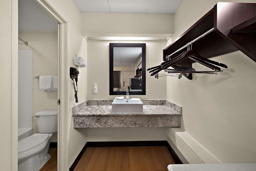 Suburban Studios Peoria - photo 12