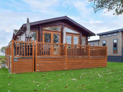 River Meets Lodge — 4-Star Luxury Hotel in Stratford-Upon-Avon, United Kingdom