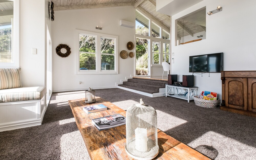 Circular Bay — 4-Star Luxury Hotel in Pakuranga, New Zealand