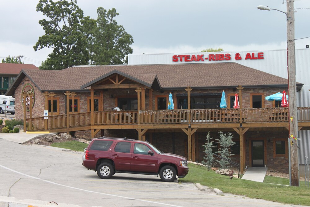 Hall of Fame Motel - photo 11
