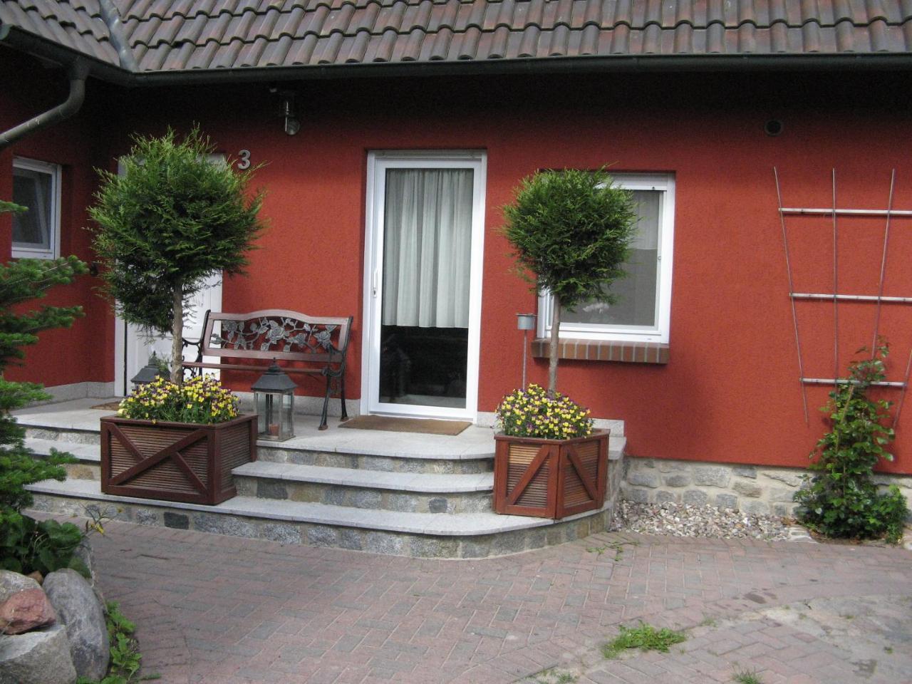 Ferienzimmer Hühnernest Hirtenweg 3 — 4-Star Luxury Hotel in Zingst, Germany