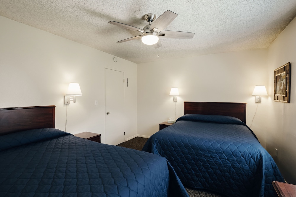Vintage Lakeside Inn - photo 23