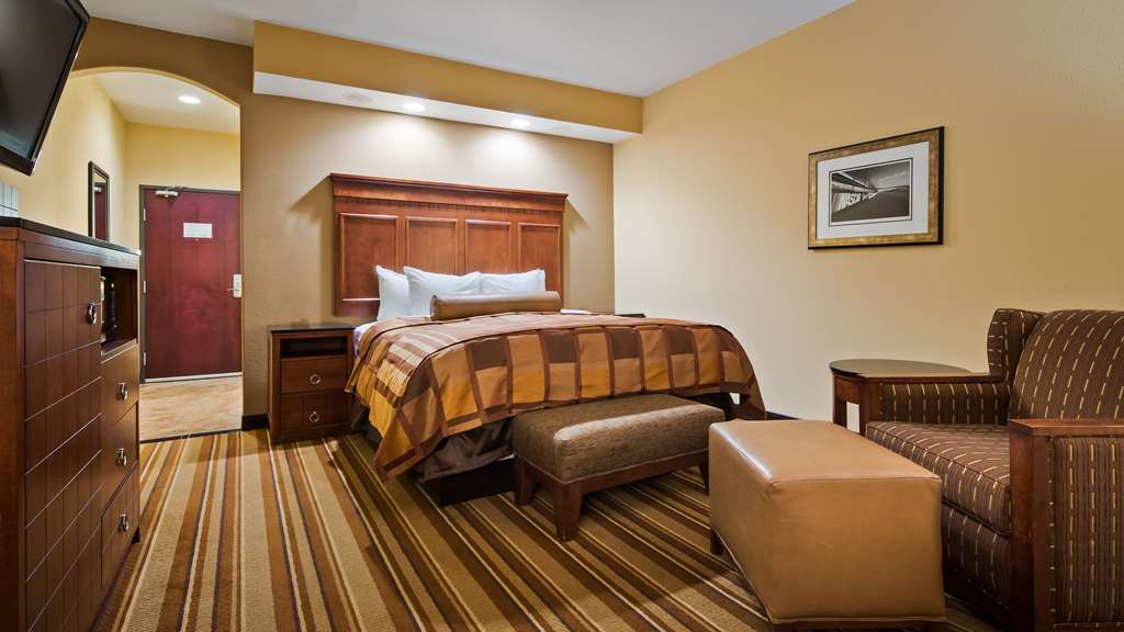 Best Western Plus KC Speedway Inn & Suites - photo 9