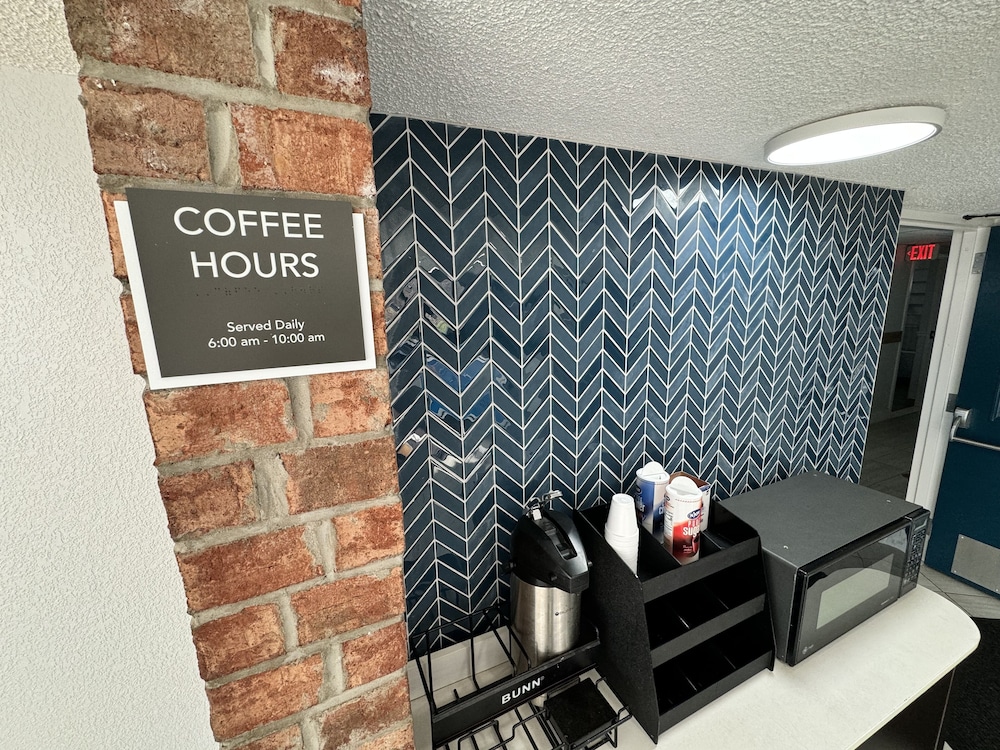 Motel 6 East Syracuse NY Airport - photo 10
