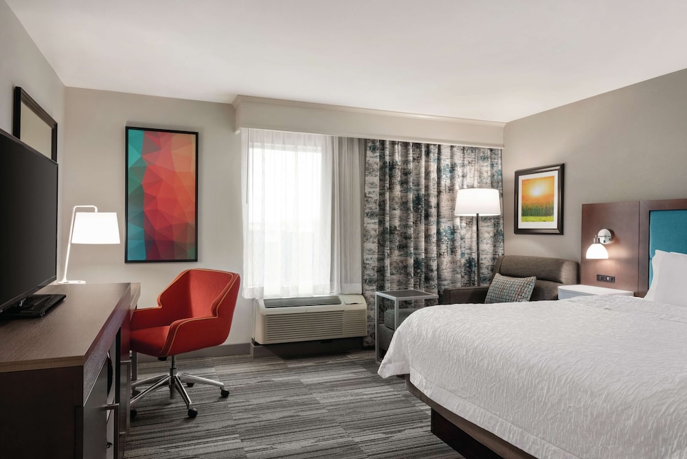 Hampton Inn Champaign Southwest - photo 6