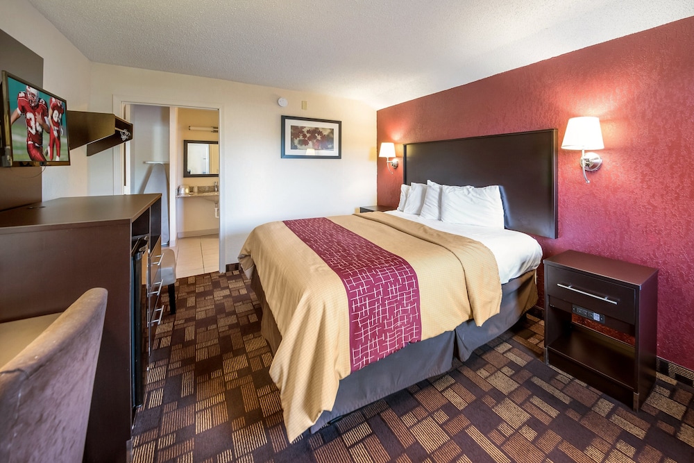 Red Roof Inn Anderson IN - photo 16