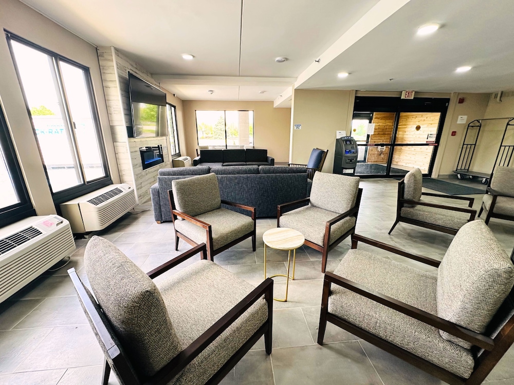 Country Inn & Suites by Radisson Canton near Hall - photo 2