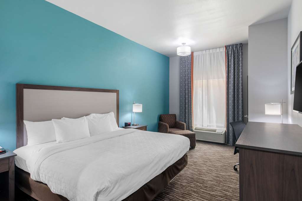 Clarion Inn & Suites DFW North - photo 12