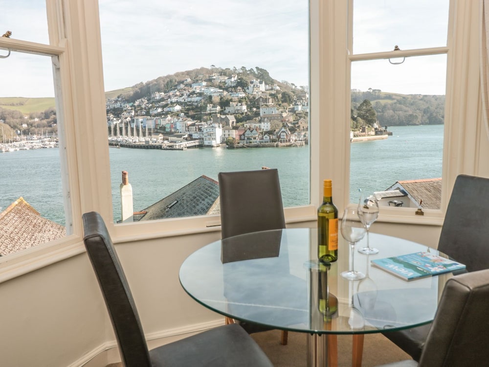 4 Dartview — 4-Star Luxury Hotel in Dartmouth, United Kingdom