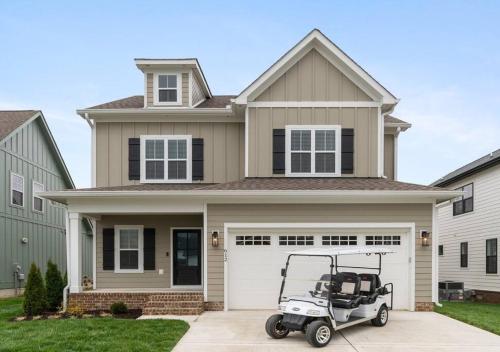 Lakeside Retreat Marina Pool Golf Cart Game Room in Winchester, United States