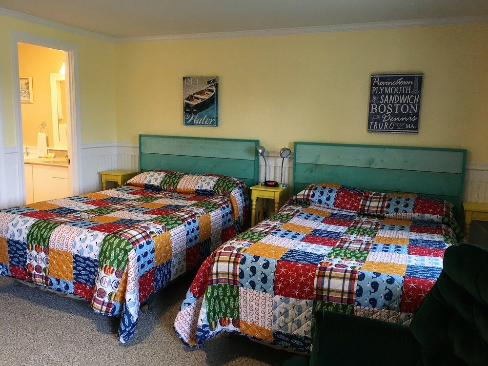 The Hyannis Star Motor Inn - photo 6