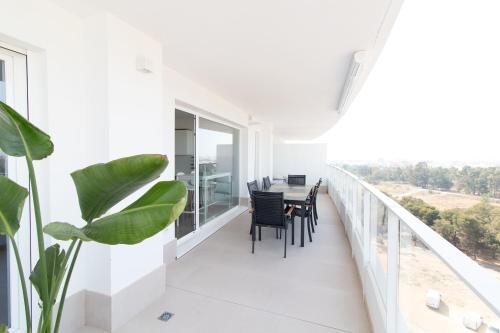 Global Properties Apartamento de 2 habitaciones con gran terraza en Gran Canet — 4-Star Luxury Hotel in Canet D'en Berenguer, Spain
