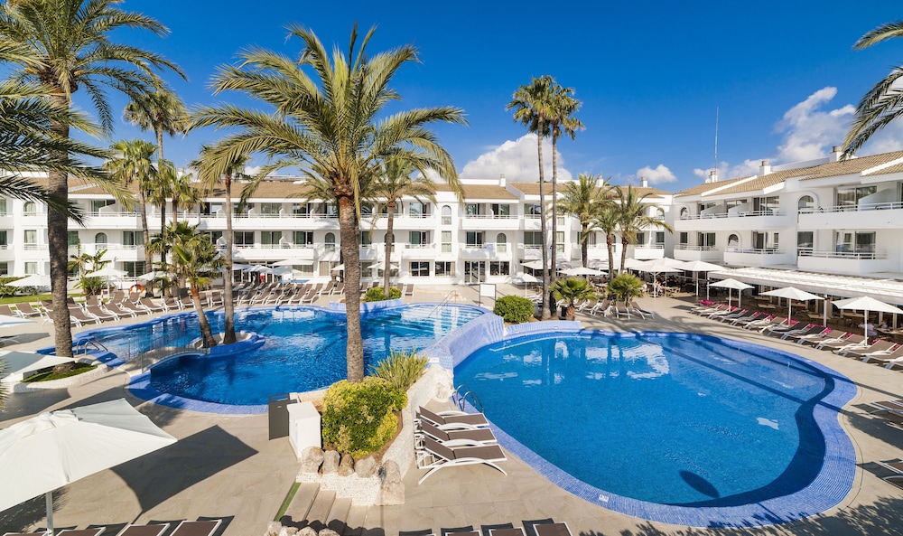 Duquesa Apartaments - carbon neutral hotel in Pollenca