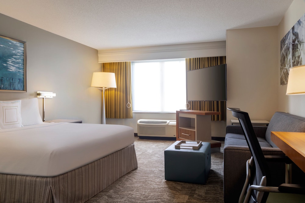 SpringHill Suites by Marriott Newark Liberty International - photo 10