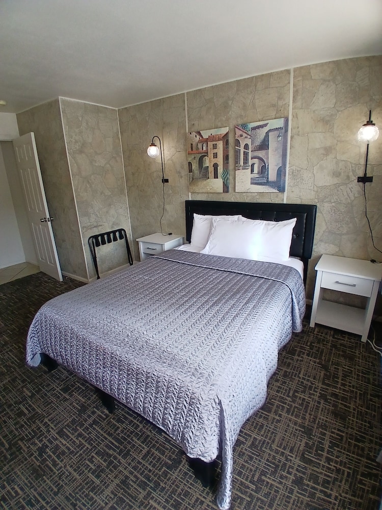 Silver Lakes Inn - photo 9