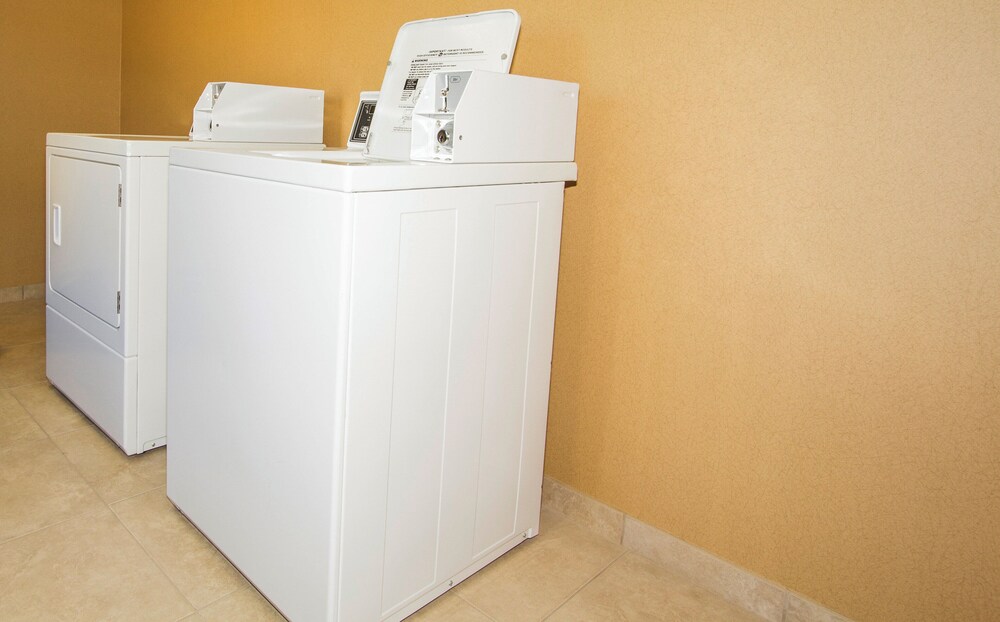 Cobblestone Inn & Suites Corry - photo 31