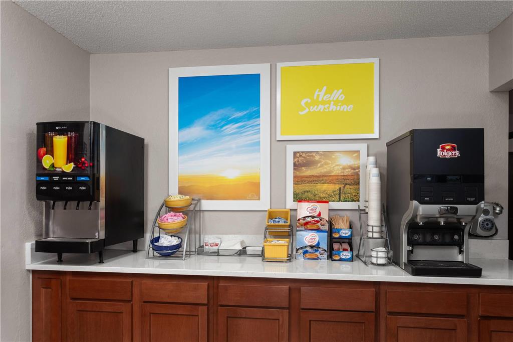 Days Inn & Suites by Wyndham Kaukauna WI - photo 25