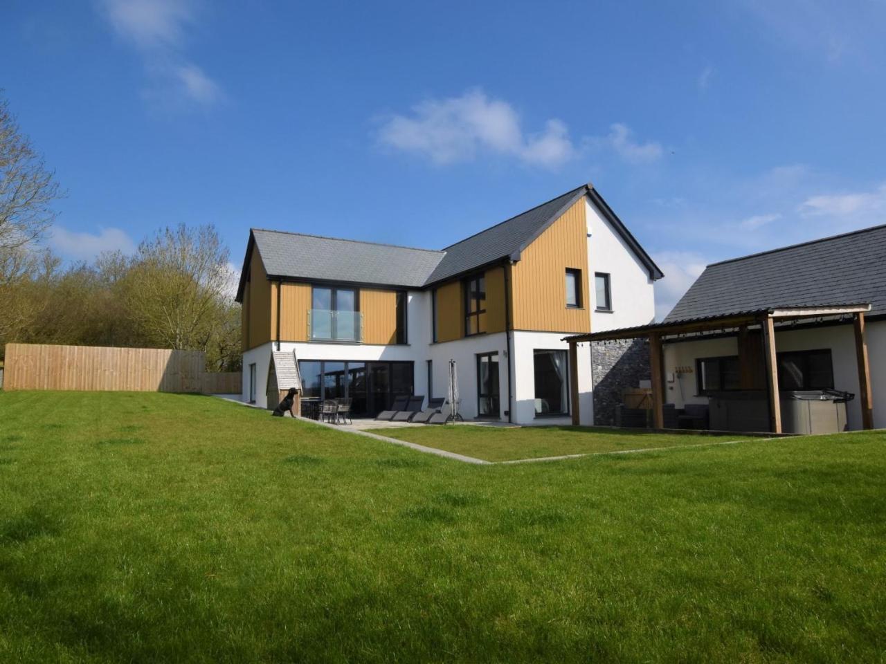 4 Bed in Bude 85673 in Holsworthy, United Kingdom