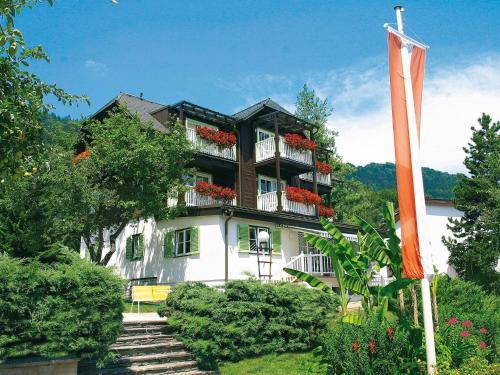 Seehotel Hoffmann — 4-Star Luxury Hotel in Steindorf Am Ossiacher See, Austria