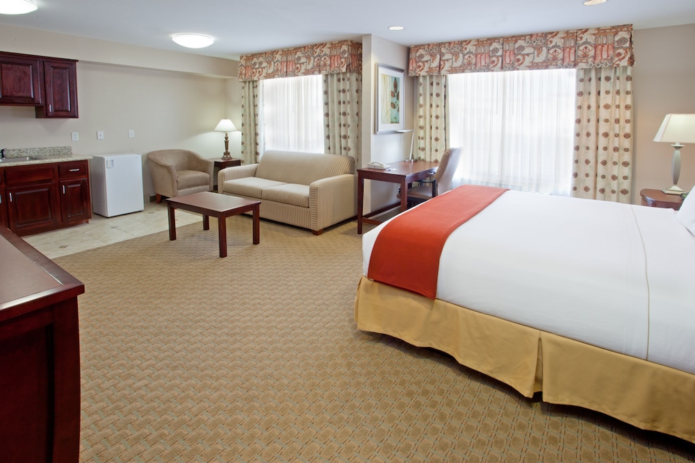 Holiday Inn Express & Suites College Station by IHG - photo 3