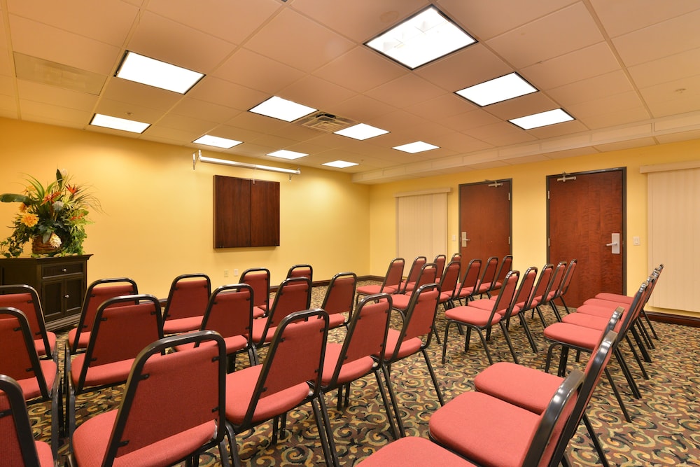 Comfort Inn & Suites Las Vegas Nellis - photo 39