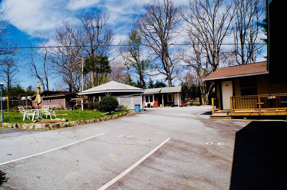 CedarWood Inn - photo 104