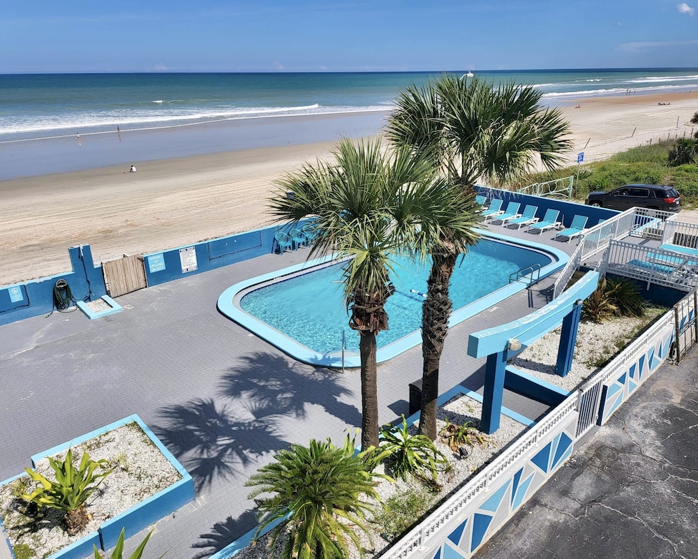 Chateau Mar Beach Resort - photo 36