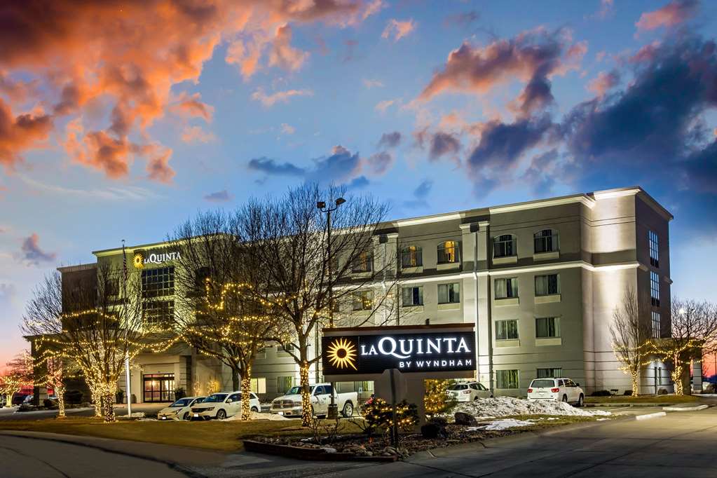 La Quinta Inn & Suites by Wyndham Kearney - photo 3
