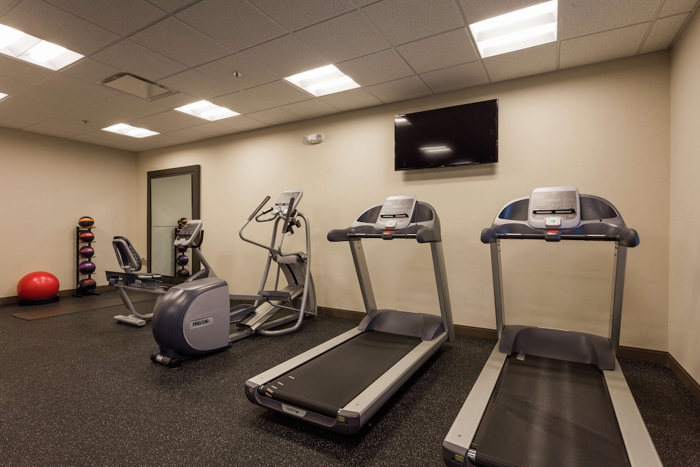 Hampton Inn Cumberland - photo 22