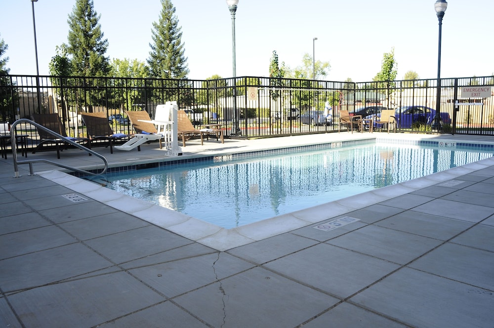 TownePlace Suites Redding - photo 21