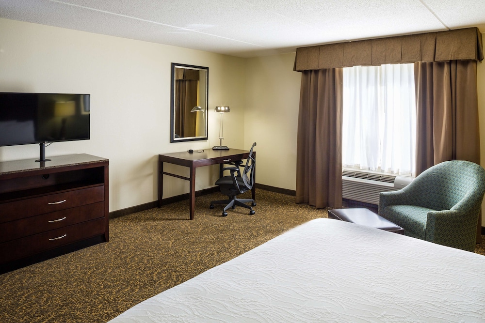 Hilton Garden Inn Hampton Coliseum Central - photo 8