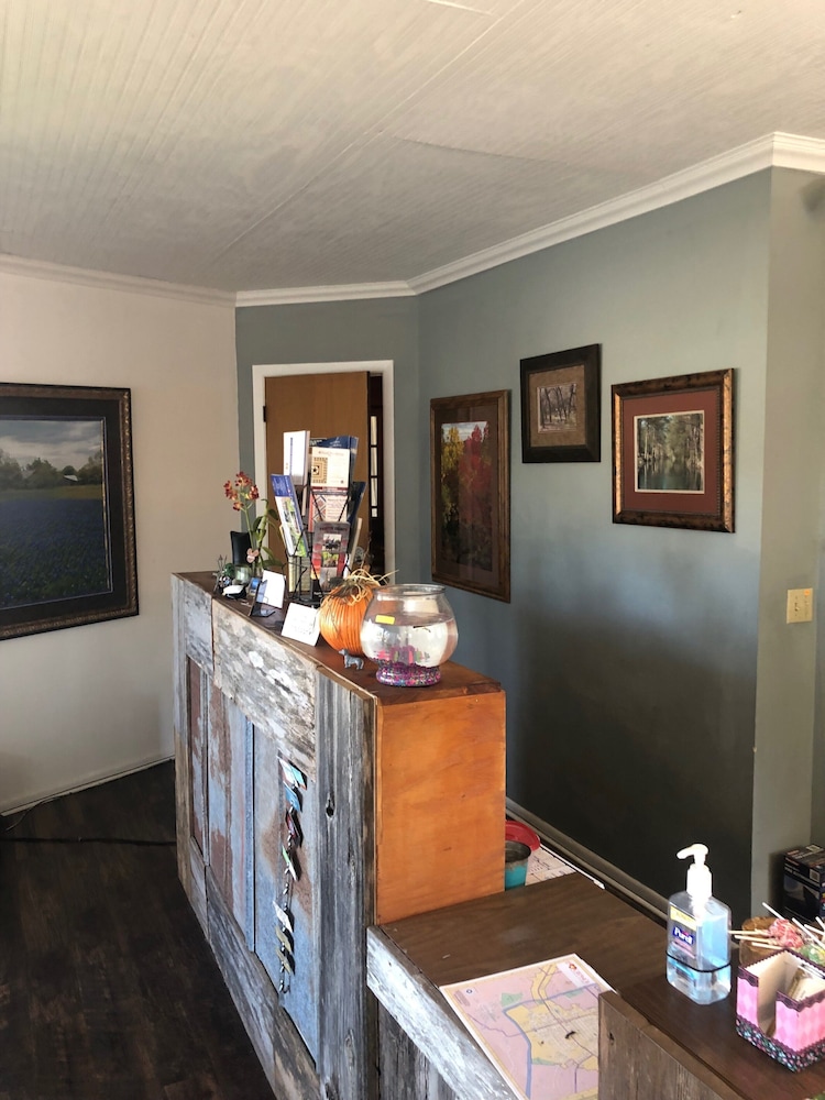 The Oak Motel - photo 3