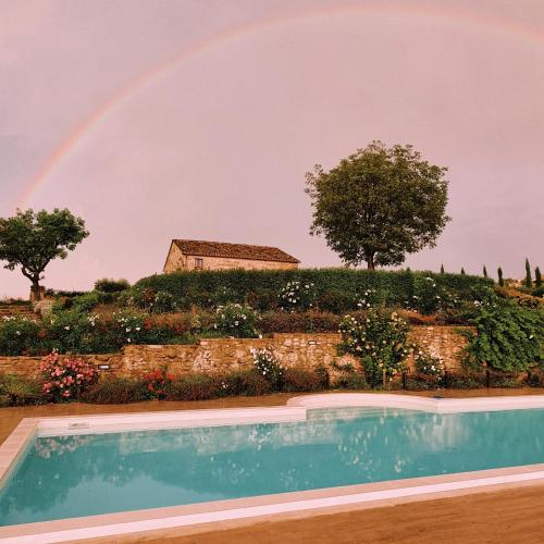 San Isidore — 4-Star Luxury Hotel in Penna San Giovanni, Italy