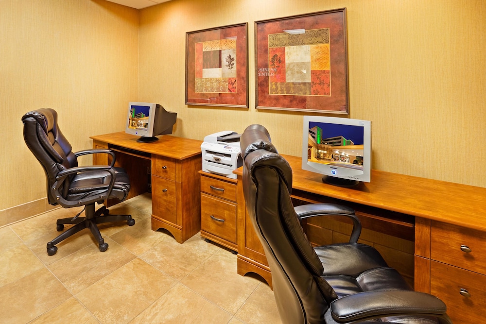 Holiday Inn by IHG - photo 26