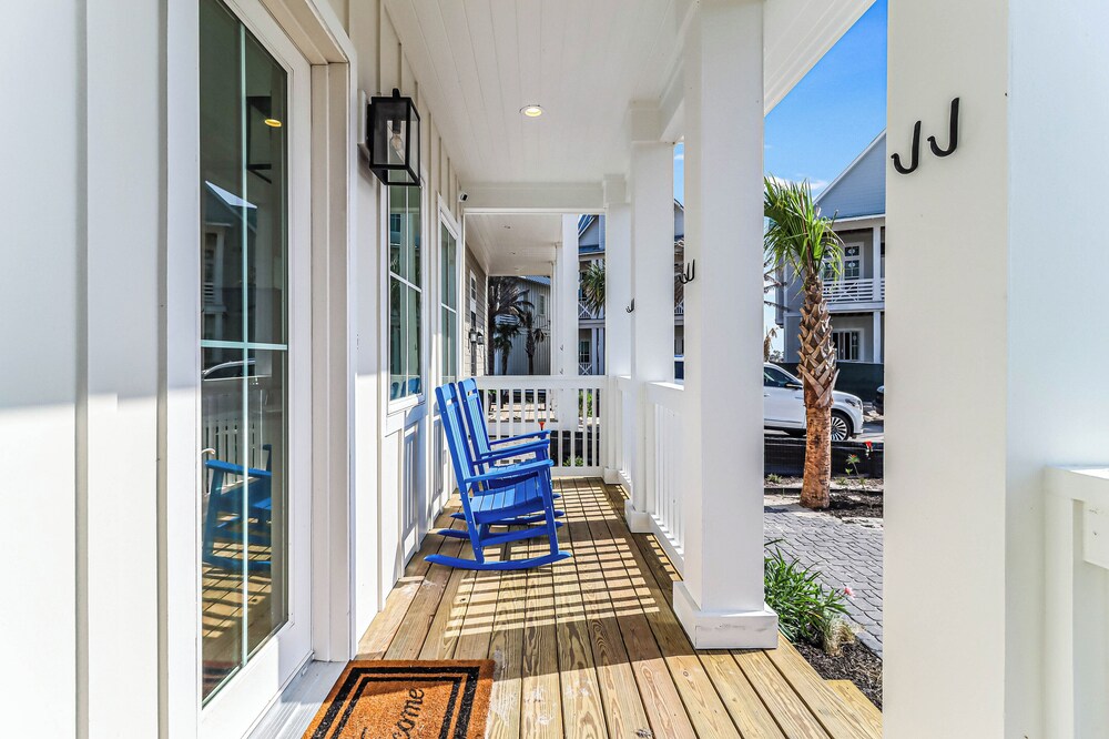 Surf Camp 104 Nei — 4-Star Luxury Hotel in Port Aransas, United States