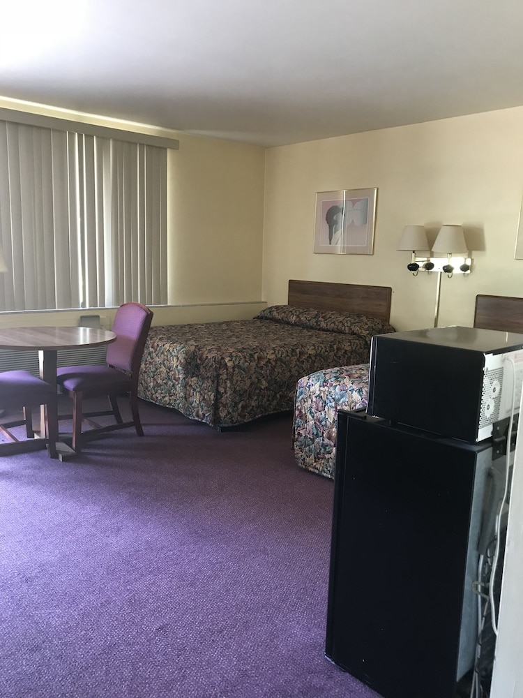 Allenwood Motel - photo 27