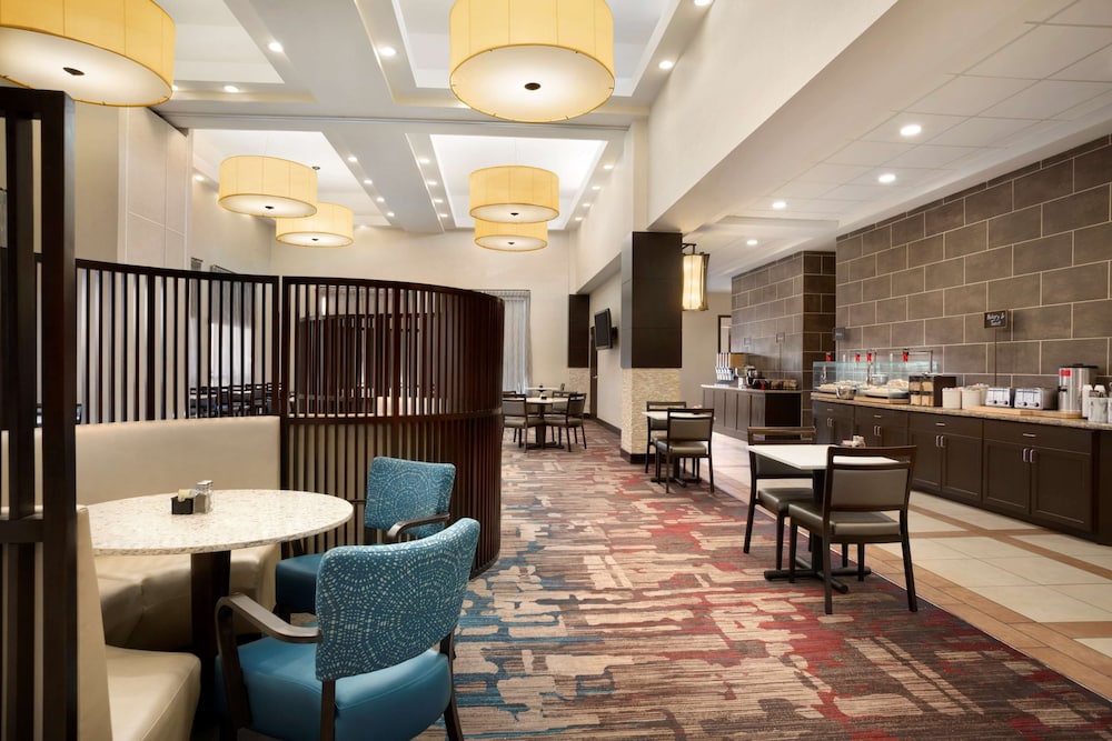 Embassy Suites by Hilton Jackson North Ridgeland - photo 27